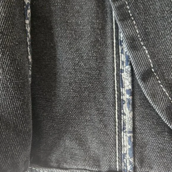 Y2K QM Women’s Black Denim Vest Button Front Pockets Asymmetrical Size S-M - Picture 13 of 13